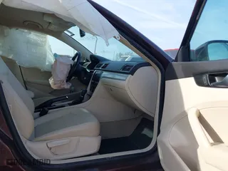 2013 Volkswagen Passat SE w/Sunroof with VIN 1VWBH7A35DC150285, listed as a IAAI auction lot 38970420 with 160,374 mi miles. Bid and sale history available at carsss.com. Image 5.