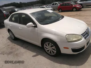 2008 Volkswagen Jetta S z VIN 3VWJM71K88M151255, wystawiony jako IAAI lot #42151978 z przebiegiem 213 854 mil mil oraz . Historia ofert i sprzedaży dostępna na DreamBid. Obrazek 1.