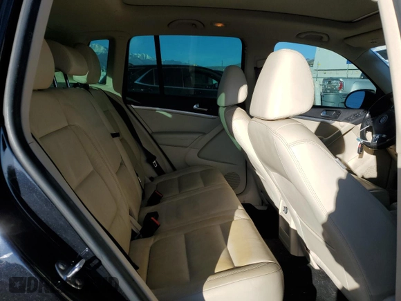 2013 Volkswagen Tiguan SEL with VIN WVGBV3AX3DW058934, listed as a Copart auction lot 44268365 with 112,453 mi miles and Salvage Title. Bid and sale history available at DreamBid. Image 12.