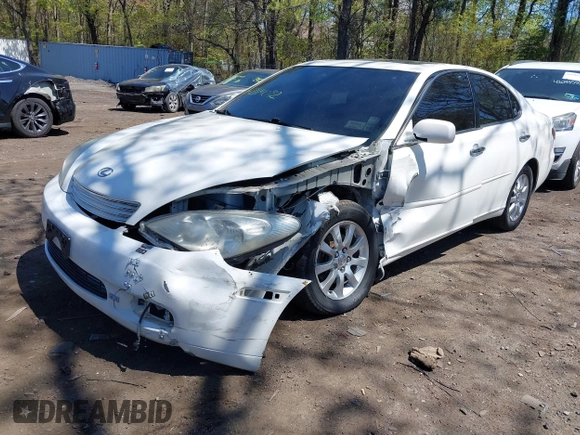 2004 Lexus ES 330 with VIN JTHBA30G145039952, listed as a IAAI auction lot 42114092 with 201,687 mi miles. Bid and sale history available at carsss.com. Image 2.