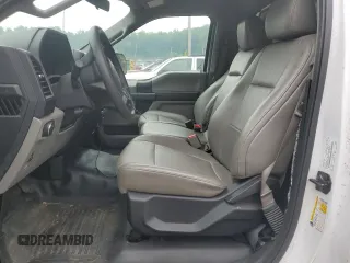 2017 Ford F-150 XL z VIN 1FTMF1C89HKE44162, wystawiony jako Copart lot #60823905 z przebiegiem 28 180 mil mil oraz Szkoda całkowita • Salvage title. Historia ofert i sprzedaży dostępna na DreamBid. Obrazek 7.