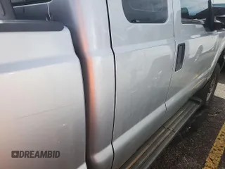 2014 Ford F-250 XL z VIN 1FT7X2B6XEEB53759, wystawiony jako IAAI lot #42624858 z przebiegiem 118 283 mil mil oraz . Historia ofert i sprzedaży dostępna na DreamBid. Obrazek 1.