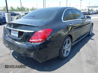 2015 Mercedes-Benz C 300 z VIN 55SWF4JB4FU074983, wystawiony jako IAAI lot #42349846 z przebiegiem 121 438 mil mil oraz . Historia ofert i sprzedaży dostępna na DreamBid. Obrazek 4.
