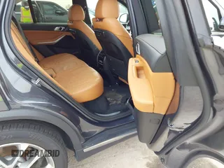 2019 BMW X5 xDrive40i with VIN 5UXCR6C59KLL08488, listed as a IAAI auction lot 41724824 with 57,334 mi miles. Bid and sale history available at carsss.com. Image 8.