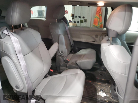 2021 Toyota Sienna XLE с VIN 5TDYSKFC8MS012409, выставлен на аукционе Copart как лот 57870055 с пробегом 82 107 миль миль и Списание • Salvage title. История ставок и продаж доступна на DreamBid. Изображение 11.
