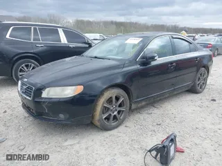 2009 Volvo S80 I6 Turbo with VIN YV1AH992991089719, listed as a IAAI auction lot 42038969 with 143,661 mi miles. Bid and sale history available at carsss.com. Image 2.