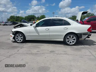 2009 Mercedes-Benz E-Class Luxury 3.5L with VIN WDBUF56X19B437197, listed as a IAAI auction lot 41954753 with 138,056 mi miles. Bid and sale history available at carsss.com. Image 15.