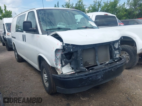 2020 Chevrolet Express Cargo z VIN 1GCWGAFP3L1240299, wystawiony jako IAAI lot #42522748 z przebiegiem 129 759 mil mil oraz . Historia ofert i sprzedaży dostępna na DreamBid. Obrazek 1.