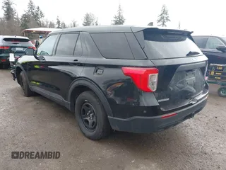 2022 Ford Police Interceptor Utility z VIN 1FM5K8AW2NNA08981, wystawiony jako IAAI lot #41857684 z przebiegiem 22 652 mil mil oraz . Historia ofert i sprzedaży dostępna na DreamBid. Obrazek 3.