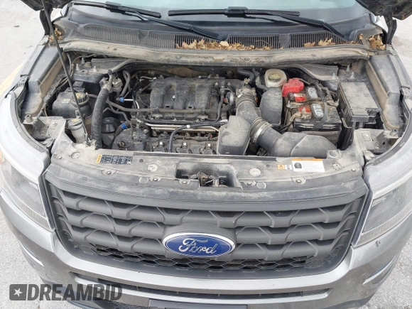 2017 Ford Police Interceptor Utility z VIN 1FM5K8ARXHGD26446, wystawiony jako IAAI lot #42779736 z przebiegiem 133 865 mil mil oraz . Historia ofert i sprzedaży dostępna na DreamBid. Obrazek 10.