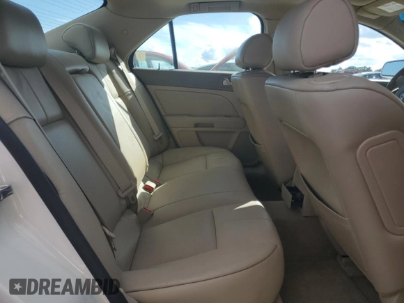 2010 Cadillac STS AWD z VIN 1G6DU6EV9A0138248, wystawiony jako Copart lot #85649154 z przebiegiem 137 227 mil mil oraz Nie do naprawy • Non repairable. Historia ofert i sprzedaży dostępna na DreamBid. Obrazek 10.