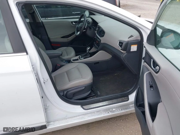 2018 Hyundai Ioniq Hybrid Limited with VIN KMHC85LC8JU092957, listed as a IAAI auction lot 41652652 with 94,943 mi miles. Bid and sale history available at carsss.com. Image 5.