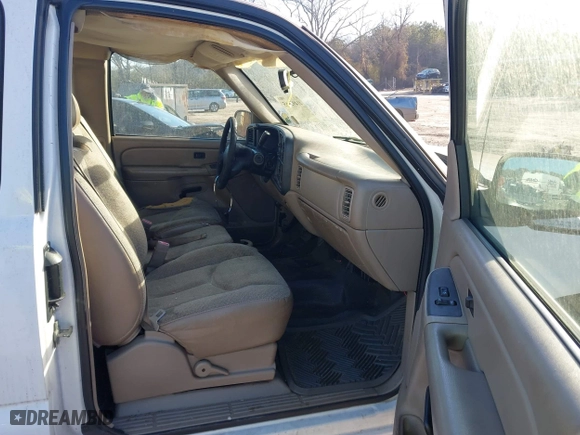 2005 Chevrolet Silverado 1500 LS with VIN 1GCEC19V35E274787, listed as a IAAI auction lot 41492265 with 311,036 mi miles. Bid and sale history available at carsss.com. Image 5.