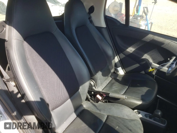 2008 Smart fortwo Pure z VIN WMEEJ31X18K113151, wystawiony jako Copart lot #79044774 z przebiegiem 56 530 mil mil oraz Czysty tytuł • Clean title. Historia ofert i sprzedaży dostępna na DreamBid. Obrazek 10.