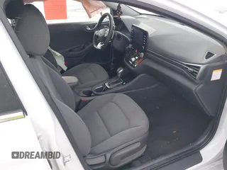 2020 Hyundai Ioniq SEL z VIN KMHC85LC4LU239732, wystawiony jako IAAI lot #41002757 z przebiegiem 76 379 mil mil oraz . Historia ofert i sprzedaży dostępna na DreamBid. Obrazek 5.