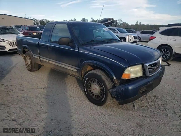 2002 GMC Sonoma SLS with VIN 1GTDT19W128196573, listed as a Copart auction lot 76562324 with 377,391 mi miles and Salvage Title. Bid and sale history available at carsss.com. Image 11.