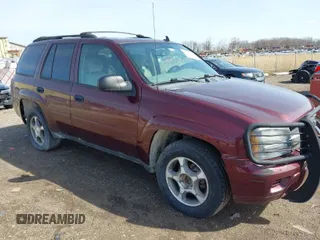 2007 Chevrolet TrailBlazer LS with VIN 1GNDT13S372165140, listed as a IAAI auction lot 41945821 with 268,154 mi miles. Bid and sale history available at carsss.com. Image 1.