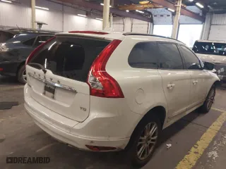 2016 Volvo XC60 T5 Drive-E with VIN YV440MDJ0G2920301, listed as a IAAI auction lot 40956289 with 137,565 mi miles. Bid and sale history available at carsss.com. Image 4.