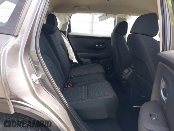 2024 Honda HR-V LX z VIN 3CZRZ2H35RM765460, wystawiony jako IAAI lot #41760314 z przebiegiem 12 837 mil mil oraz . Historia ofert i sprzedaży dostępna na DreamBid. Obrazek 8.