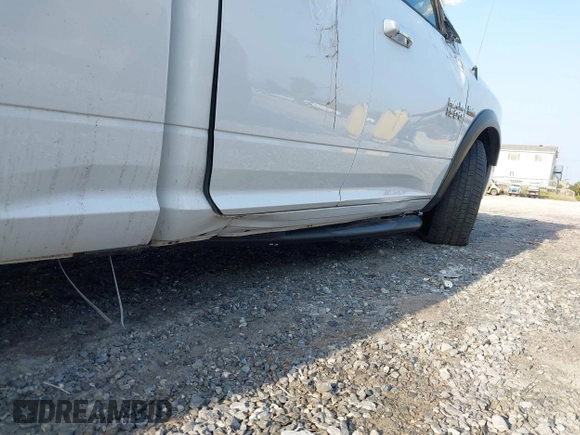 2016 Ram 1500 Big Horn z VIN 1C6RR6GT7GS101591, wystawiony jako IAAI lot #41857788 z przebiegiem 63 211 mil mil oraz . Historia ofert i sprzedaży dostępna na DreamBid. Obrazek 18.
