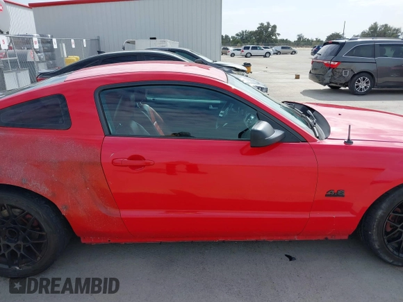 2006 Ford Mustang GT Deluxe with VIN 1ZVFT82H465211066, listed as a IAAI auction lot 41572368 with 84,389 mi miles. Bid and sale history available at carsss.com. Image 13.