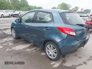 2014 Mazda 2 Sport z VIN JM1DE1KYXE0172636, wystawiony jako IAAI lot #42114251 z przebiegiem 129 346 mil mil oraz . Historia ofert i sprzedaży dostępna na DreamBid. Obrazek 3.