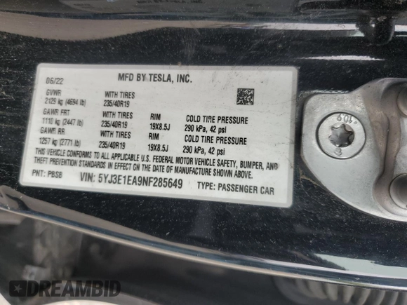 2022 Tesla Model 3 z VIN 5YJ3E1EA9NF285649, wystawiony jako Copart lot #59193635 z przebiegiem Nie podano mil oraz Szkoda całkowita • Salvage title. Historia ofert i sprzedaży dostępna na DreamBid. Obrazek 13.