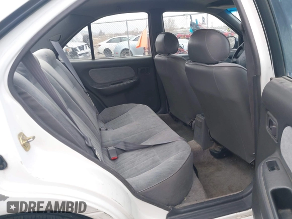 1996 Nissan Sentra XE z VIN 3N1AB41D2TL013267, wystawiony jako IAAI lot #41505728 z przebiegiem 232 387 mil mil oraz . Historia ofert i sprzedaży dostępna na DreamBid. Obrazek 8.