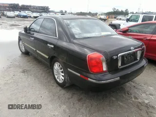 2005 Hyundai XG350 with VIN KMHFU45EX5A420629, listed as a IAAI auction lot 40793422 with 211,598 mi miles. Bid and sale history available at carsss.com. Image 3.