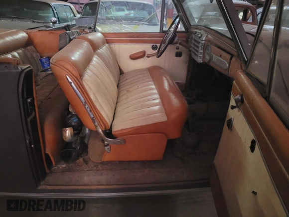 1947 Lincoln Zephyr z VIN 8H18150, wystawiony jako Copart lot #56967095 z przebiegiem 45 424 mil mil oraz Czysty tytuł • Clean title. Historia ofert i sprzedaży dostępna na DreamBid. Obrazek 5.