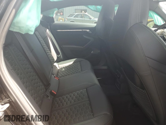 2024 Audi RS 3 z VIN WUAG4DGY5RA900327, wystawiony jako Copart lot #54953264 z przebiegiem Nie podano mil oraz Szkody całkowita. Historia ofert i sprzedaży dostępna na DreamBid. Obrazek 10.