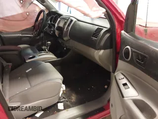 2015 Toyota Tacoma с VIN 3TMLU4EN6FM198294, выставлен на аукционе IAAI как лот 42604006 с пробегом 130 333 миль миль и . История ставок и продаж доступна на DreamBid. Изображение 5.