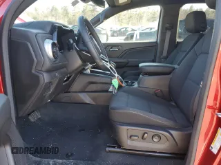 2024 Chevrolet Colorado 4WD LT z VIN 1GCPTCEK0R1161439, wystawiony jako Copart lot #46955615 z przebiegiem Nie podano mil oraz Szkoda całkowita • Salvage title. Historia ofert i sprzedaży dostępna na DreamBid. Obrazek 7.