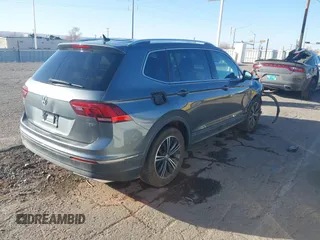 2018 Volkswagen Tiguan SEL z VIN 3VV3B7AXXJM088230, wystawiony jako IAAI lot #41680855 z przebiegiem 130 807 mil mil oraz . Historia ofert i sprzedaży dostępna na DreamBid. Obrazek 4.