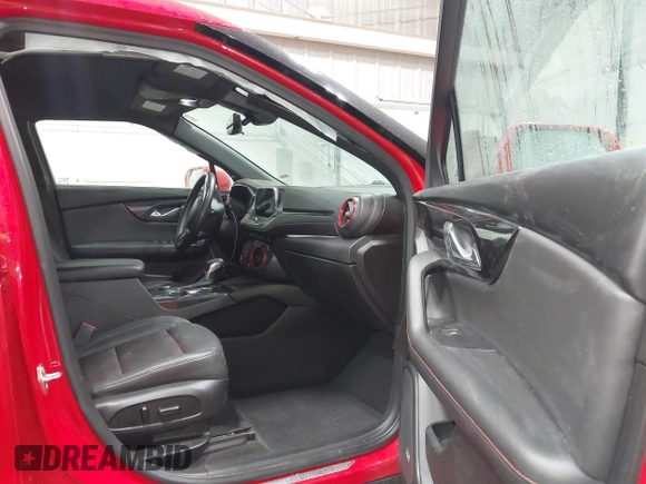 2020 Chevrolet Blazer RS z VIN 3GNKBKRS3LS582313, wystawiony jako IAAI lot #41667611 z przebiegiem 47 059 mil mil oraz . Historia ofert i sprzedaży dostępna na DreamBid. Obrazek 5.