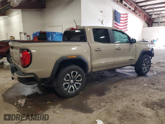 2024 GMC Canyon 4WD AT4 z VIN 1GTP6DEK7R1130962, wystawiony jako Copart lot #77139454 z przebiegiem 3236 mil mil oraz Szkody całkowita. Historia ofert i sprzedaży dostępna na DreamBid. Obrazek 3.