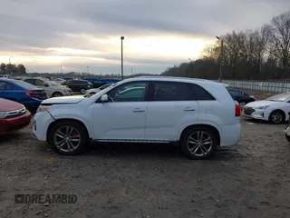 2014 Kia Sorento SX with VIN 5XYKW4A70EG451120, listed as a IAAI auction lot 41309727 with 106,262 mi miles. Bid and sale history available at carsss.com. Image 14.