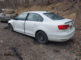 2015 Volkswagen Jetta SE с VIN 3VWD17AJ8FM335279, выставлен на аукционе IAAI как лот 42037495 с пробегом 106 893 миль миль и . История ставок и продаж доступна на DreamBid. Изображение 3.