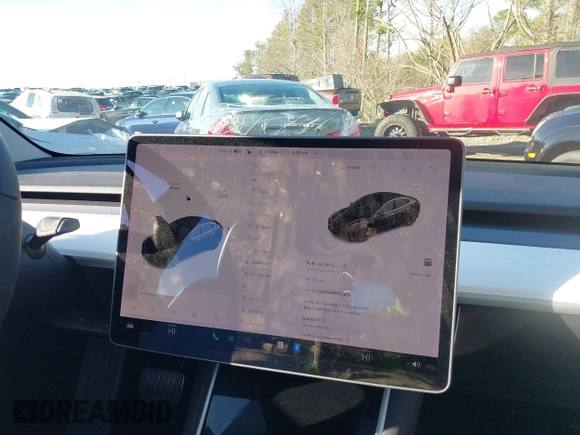 2019 Tesla Model 3 Mid Range z VIN 5YJ3E1EA4KF317872, wystawiony jako IAAI lot #41491269 z przebiegiem 90 772 mil mil oraz . Historia ofert i sprzedaży dostępna na DreamBid. Obrazek 17.
