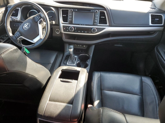 2018 Toyota Highlander SE with VIN 5TDJZRFH9JS524497, listed as a Copart auction lot 48726665 with 83,973 mi miles and Salvage Title. Bid and sale history available at carsss.com. Image 8.