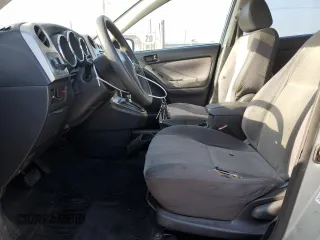 2003 Toyota Matrix Std z VIN 2T1KR32E73C140338, wystawiony jako Copart lot #57347175 z przebiegiem 236 764 mil mil oraz Czysty tytuł • Clean title. Historia ofert i sprzedaży dostępna na DreamBid. Obrazek 7.