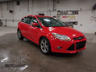 2012 Ford Focus SEL with VIN 1FAHP3M23CL460290, listed as a IAAI auction lot 41655711 with 137,743 mi miles. Bid and sale history available at carsss.com. Image 1.