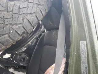 2021 Jeep Wrangler Unlimited Sport S z VIN 1C4HJXDG4MW666703, wystawiony jako Copart lot #57576015 z przebiegiem Nie podano mil oraz Czysty tytuł • Clean title. Historia ofert i sprzedaży dostępna na DreamBid. Obrazek 10.