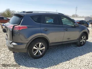 2018 Toyota RAV4 XLE with VIN JTMWFREV8JJ203019, listed as a Copart auction lot 53725105 with 120,804 mi miles and Salvage Title. Bid and sale history available at carsss.com. Image 3.