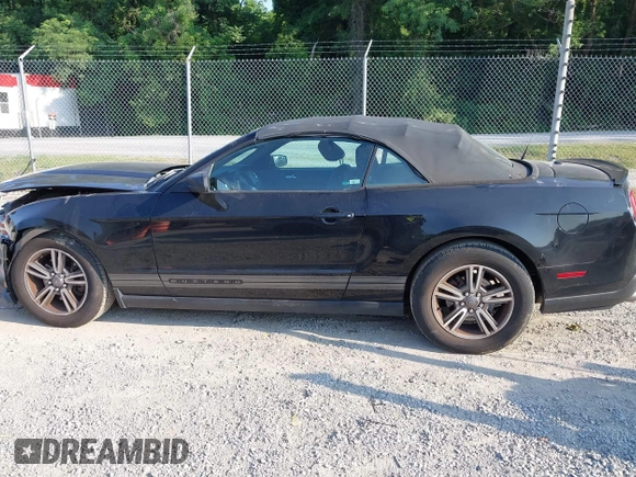 2011 Ford Mustang V6 с VIN 1ZVBP8EM6B5156965, выставлен на аукционе IAAI как лот 42600093 с пробегом 165 868 миль миль и . История ставок и продаж доступна на DreamBid. Изображение 14.