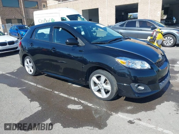 2010 Toyota Matrix S z VIN 2T1LE4EE3AC013164, wystawiony jako IAAI lot #41819287 z przebiegiem 78 028 mil mil oraz . Historia ofert i sprzedaży dostępna na DreamBid. Obrazek 1.