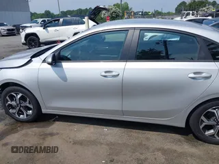 2021 Kia Forte LXS с VIN 3KPF24AD4ME331948, выставлен на аукционе IAAI как лот 42474846 с пробегом 101 922 миль миль и . История ставок и продаж доступна на DreamBid. Изображение 15.
