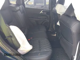 2024 Mitsubishi Outlander SEL z VIN JA4J4WA88RZ018247, wystawiony jako IAAI lot #40377423 z przebiegiem 9 558 mil mil oraz . Historia ofert i sprzedaży dostępna na DreamBid. Obrazek 8.