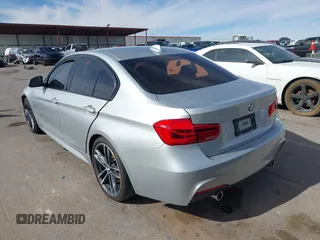 2018 BMW 3 Series 340i z VIN WBA8B3G54JNV01071, wystawiony jako IAAI lot #40922726 z przebiegiem 67 295 mil mil oraz . Historia ofert i sprzedaży dostępna na DreamBid. Obrazek 15.
