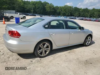 2014 Volkswagen Passat SE with VIN 1VWBT7A36EC047828, listed as a Copart auction lot 63711855 with 204,196 mi miles and Clean title. Bid and sale history available at DreamBid. Image 3.